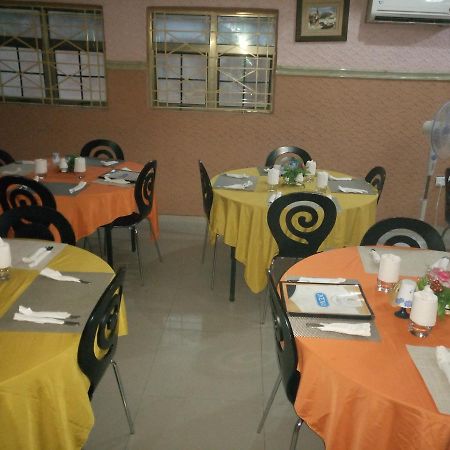 Glorious Hotel & Suites Ikotun Екстер'єр фото