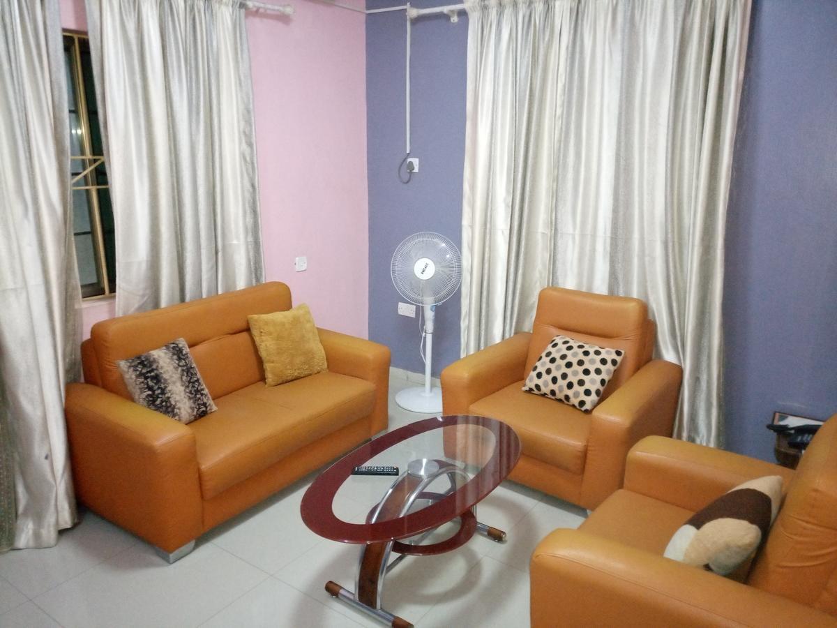 Glorious Hotel & Suites Ikotun Екстер'єр фото