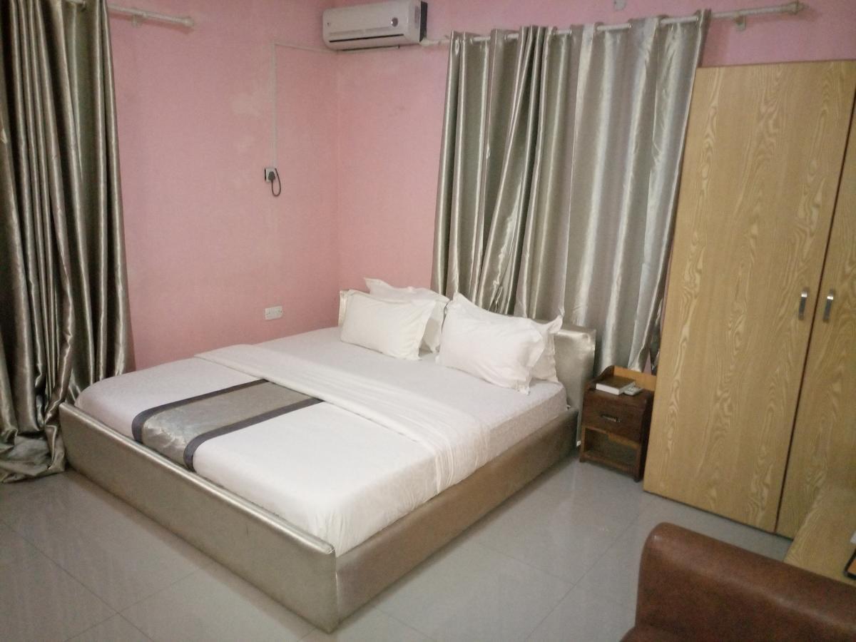 Glorious Hotel & Suites Ikotun Екстер'єр фото